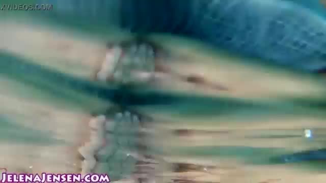 Underwater pee for peemaniac
