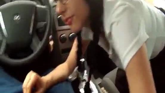 Dirty brunette crack head sucking cock in a car