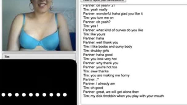 Hot milf mom masturbating on webcam for men